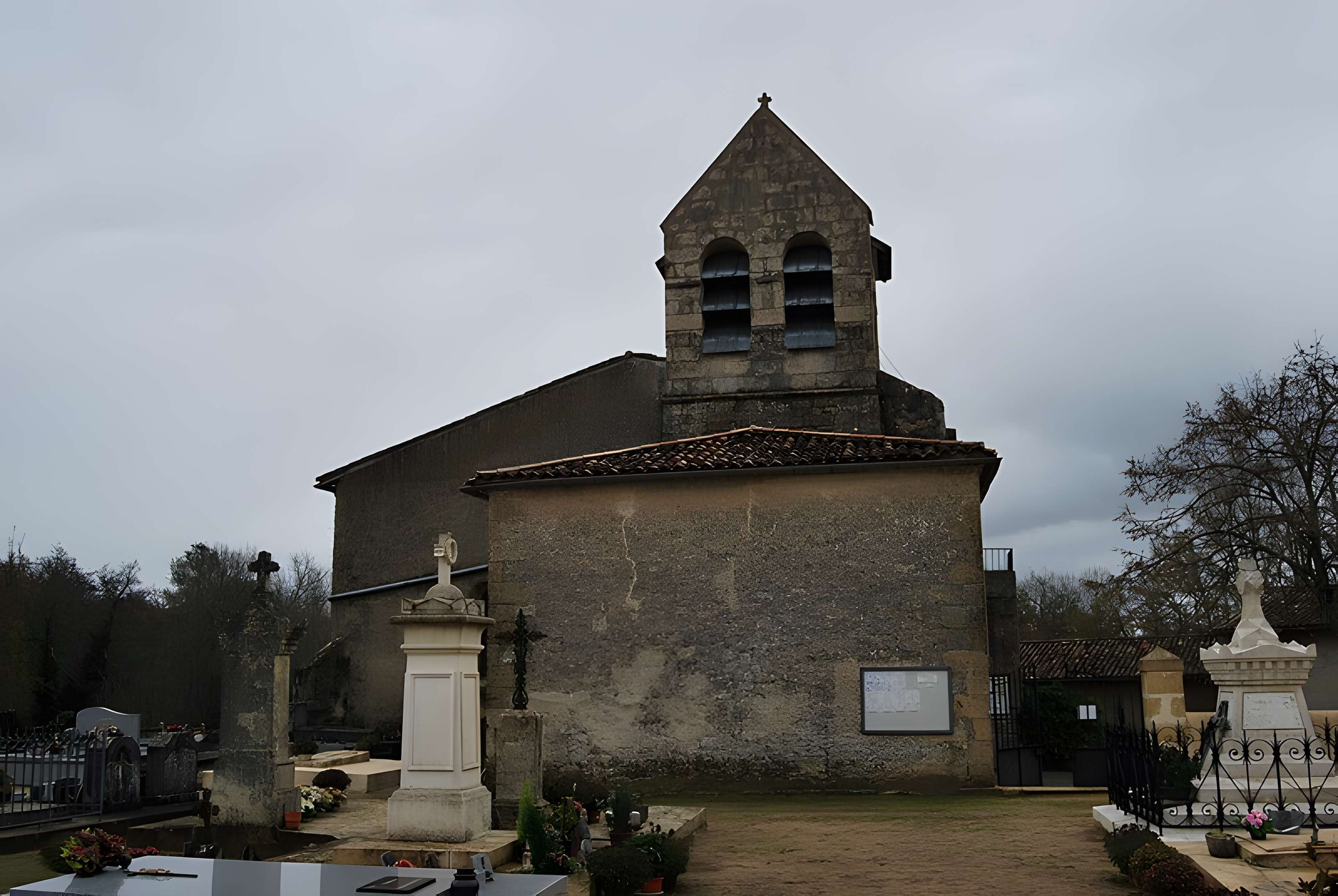 Église Saint-Pierre-ès-Liens de Pujols-sur-Ciron