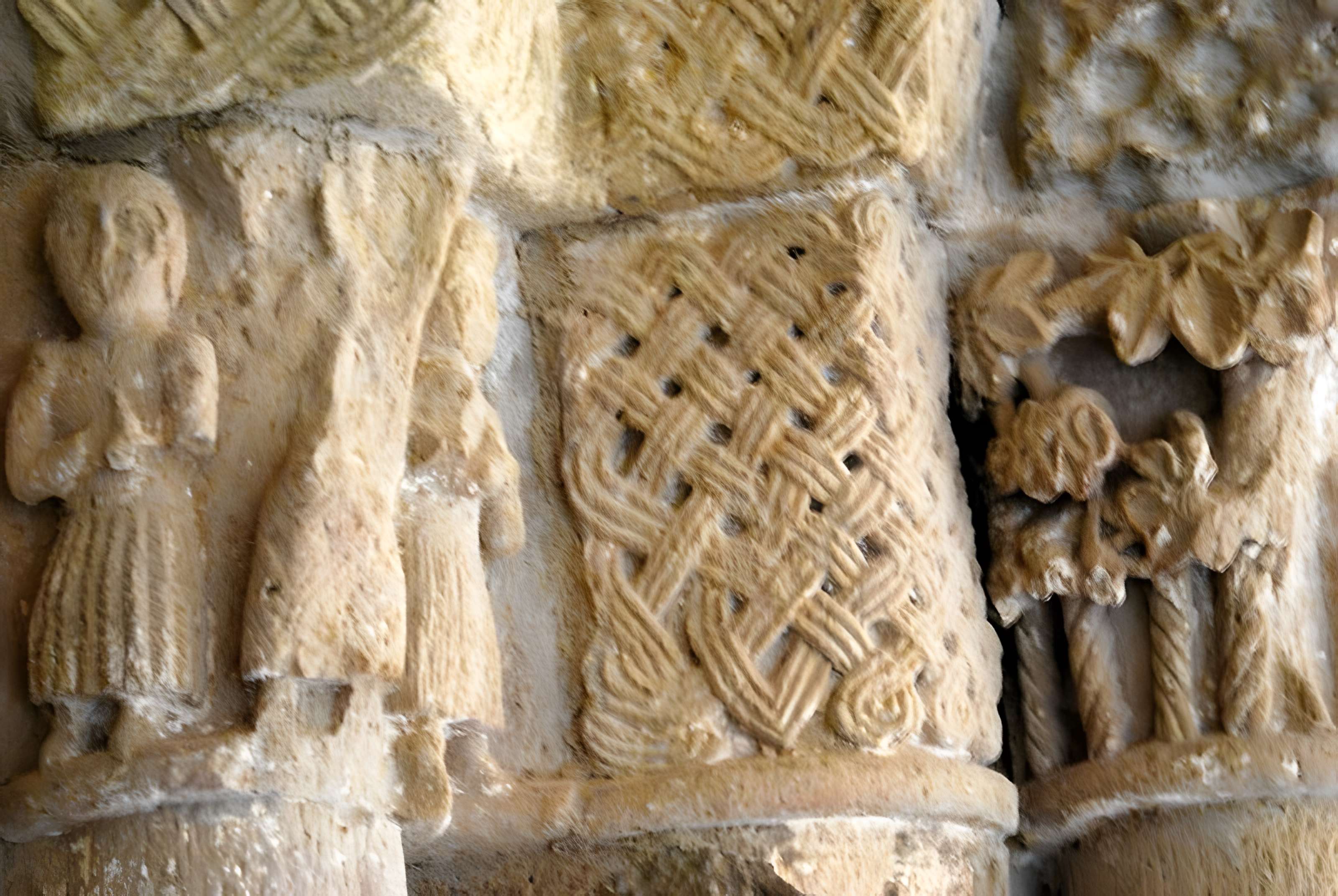 Église Saint-Pierre-ès-Liens de Pujols-sur-Ciron