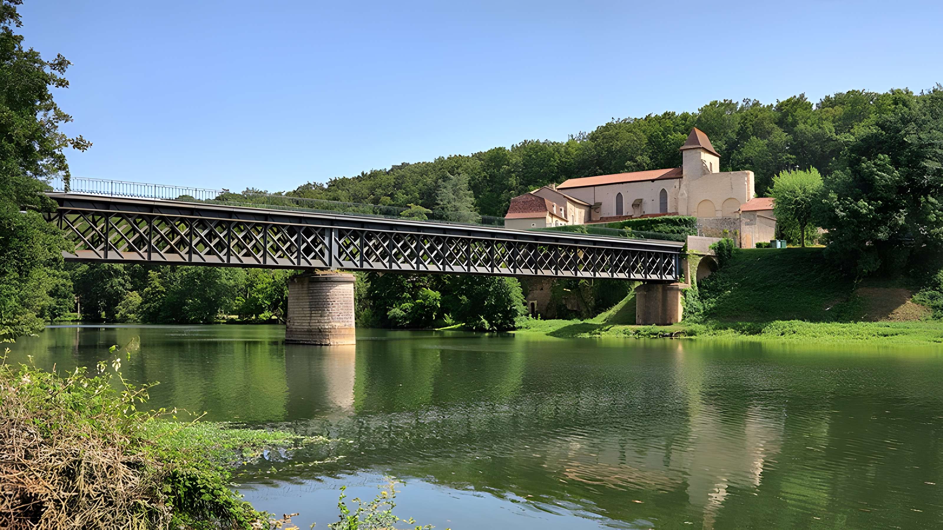 Église Saint-Pierre-et-Saint-Paul de Sourzac