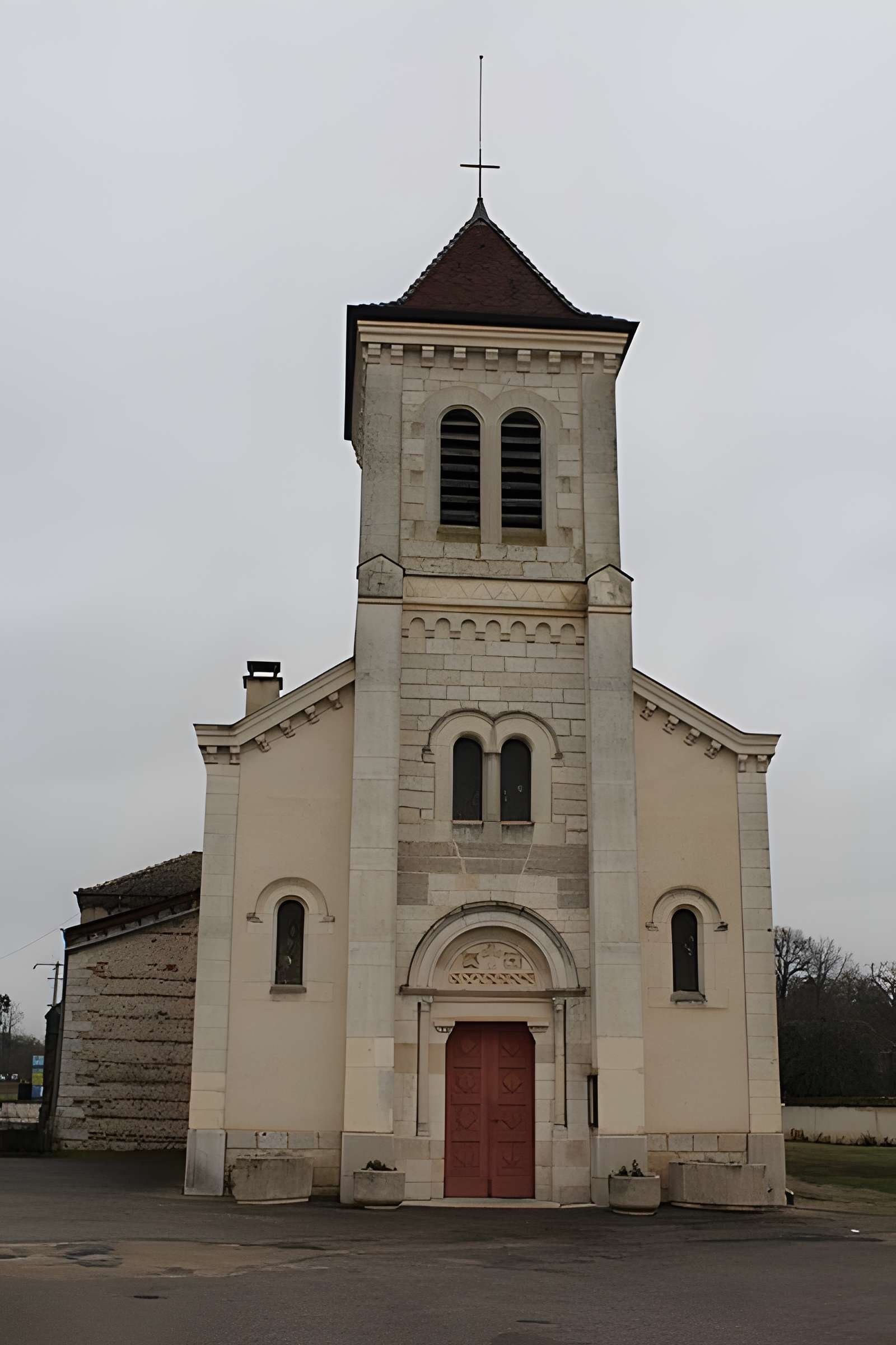 Église Saint-Pierre-Saint-Paul de Versailleux