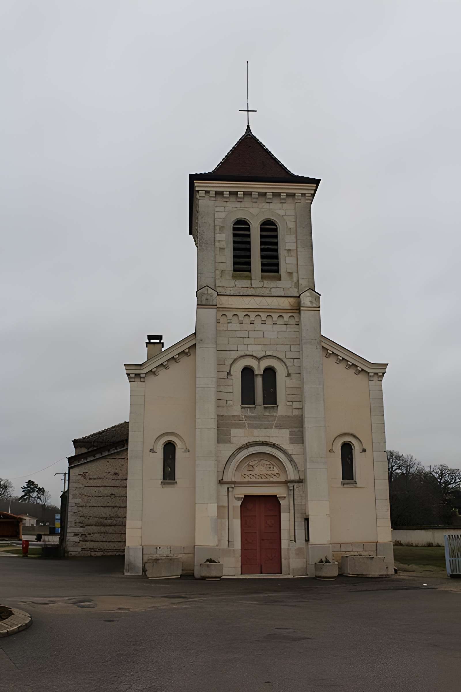Église Saint-Pierre-Saint-Paul de Versailleux