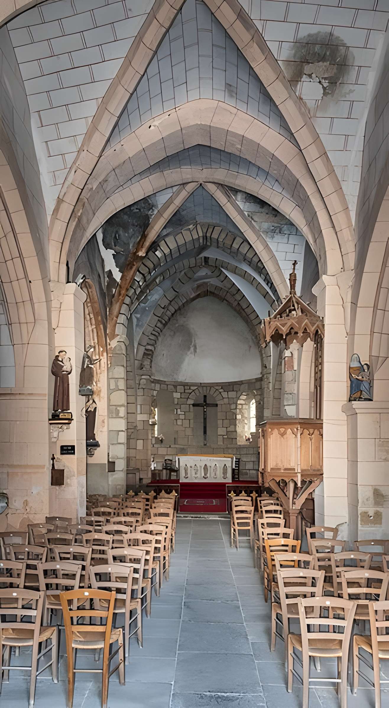 Église Saint-Priest de Saint-Priest-en-Murat