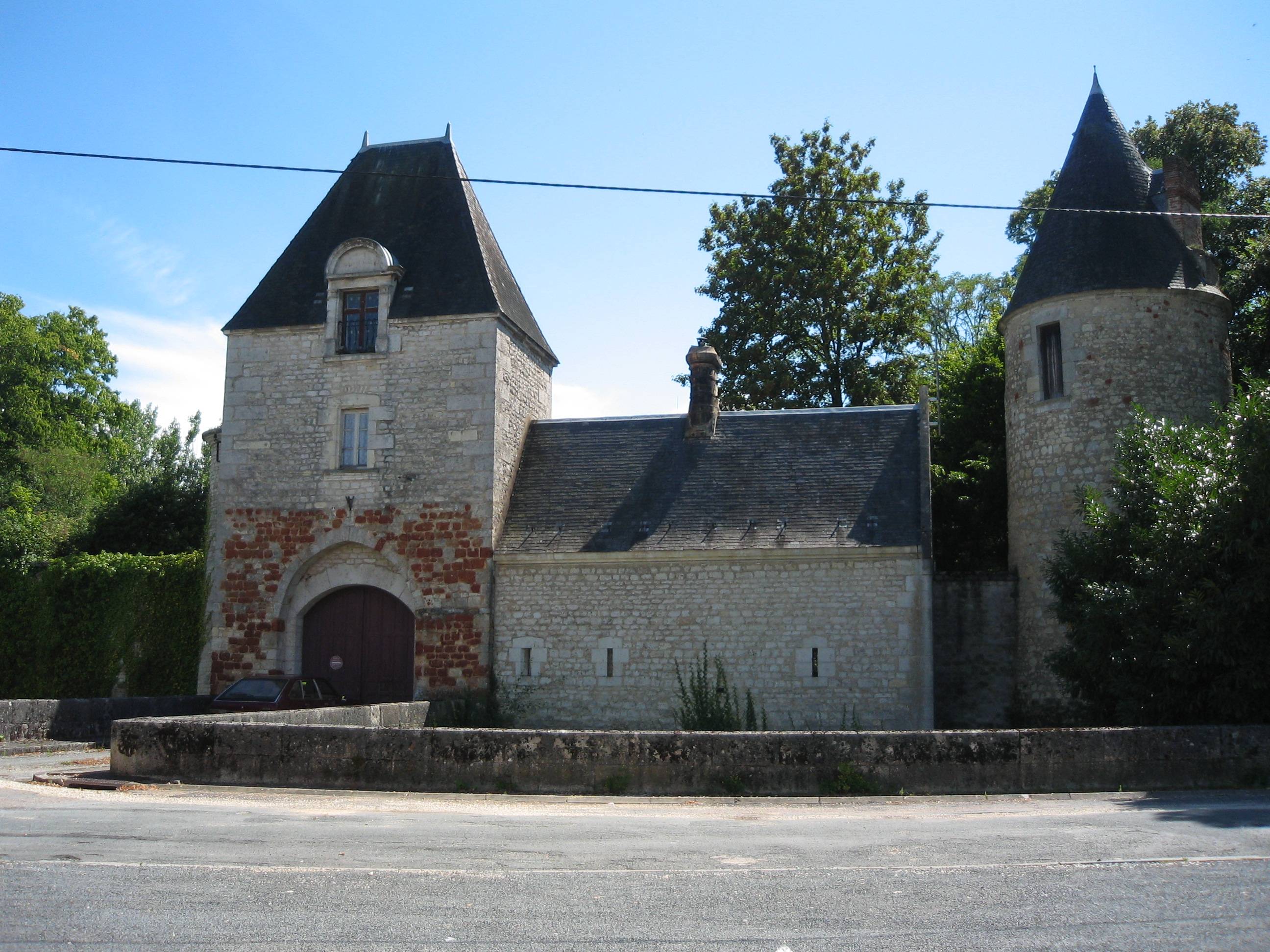 Photo de Charost Castle