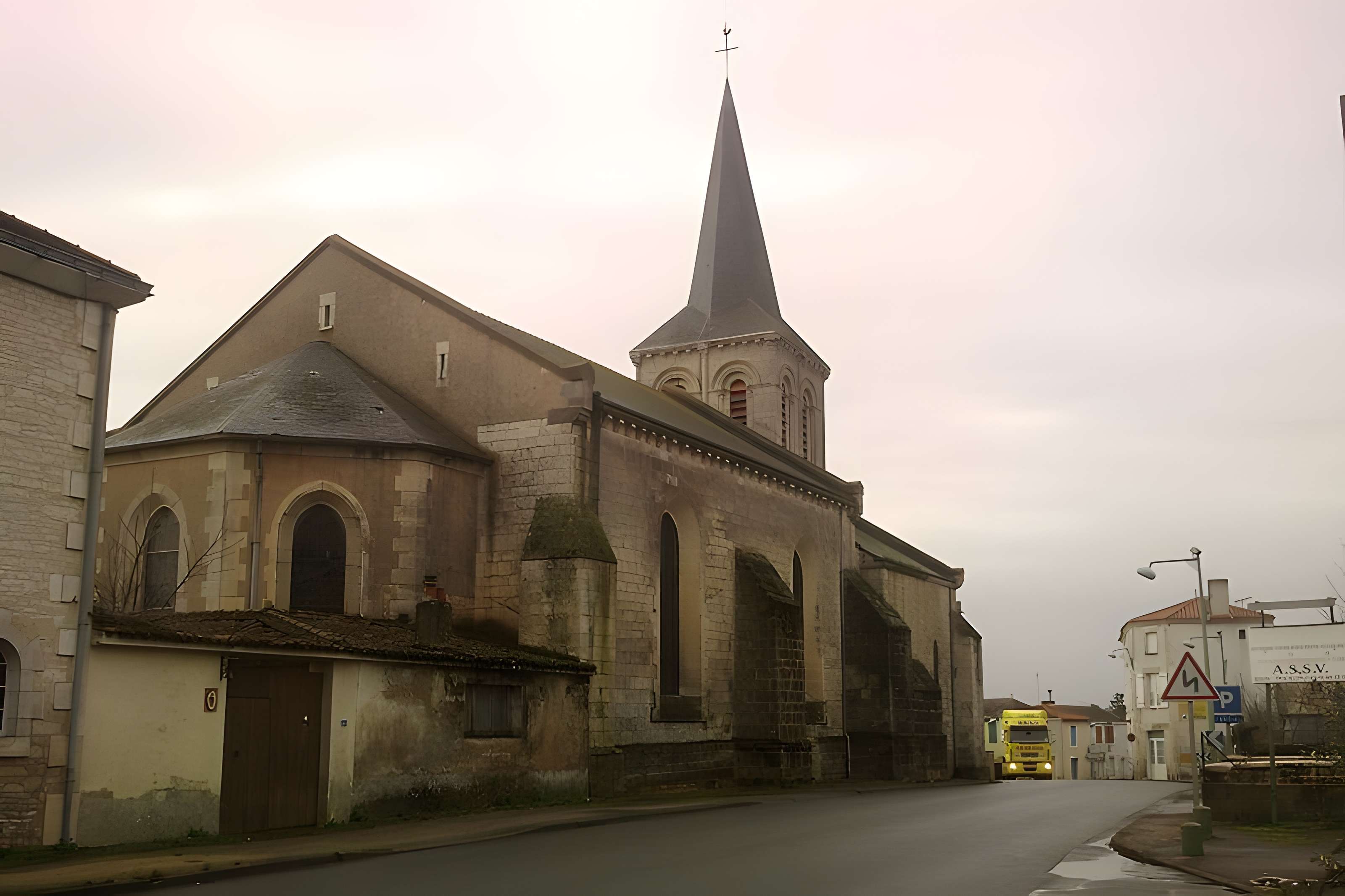 Église Saint-Rémi de Pouillé 