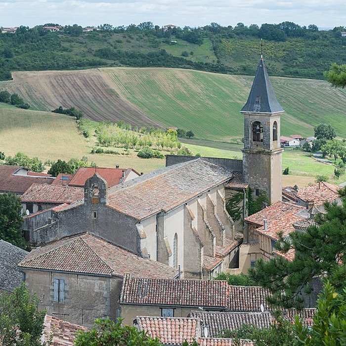 Photo de Église Saint-Rémy de Lautrec et une croix
