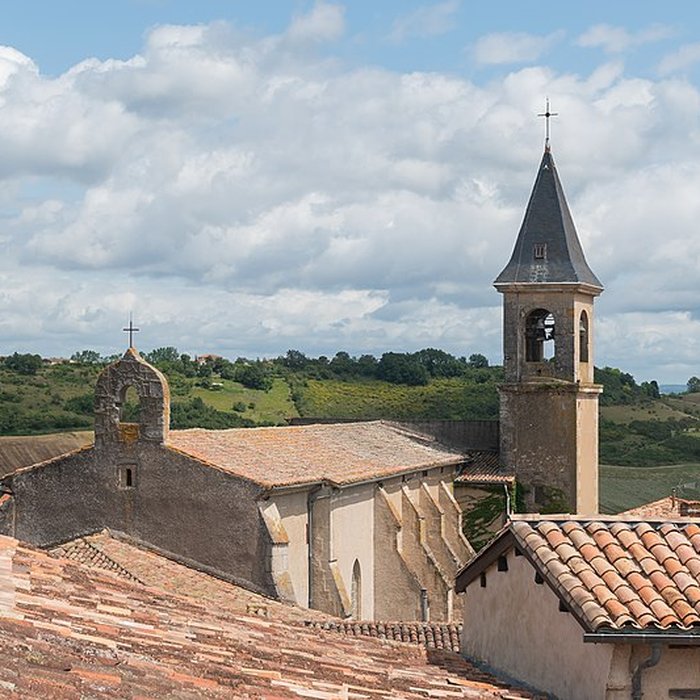 Photo de Église Saint-Rémy de Lautrec et une croix