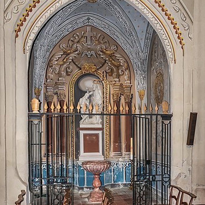 Photo de Église Saint-Rémy de Lautrec et une croix