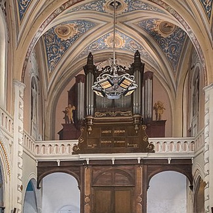 Photo de Église Saint-Rémy de Lautrec et une croix