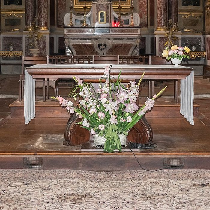 Photo de Église Saint-Rémy de Lautrec et une croix