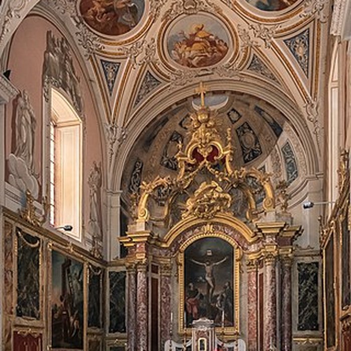 Photo de Église Saint-Rémy de Lautrec et une croix