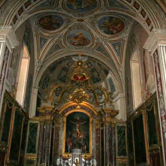 Photo de Église Saint-Rémy de Lautrec et une croix