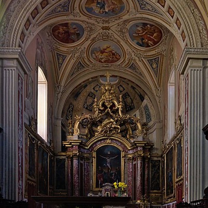 Photo de Église Saint-Rémy de Lautrec et une croix