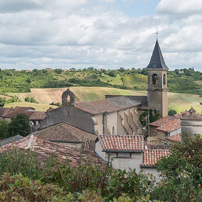 Photo de Église Saint-Rémy de Lautrec et une croix