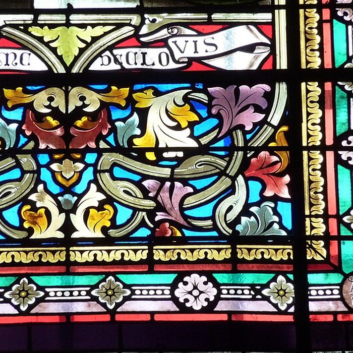 Photo de Église Saint-Rémy de Lautrec et une croix