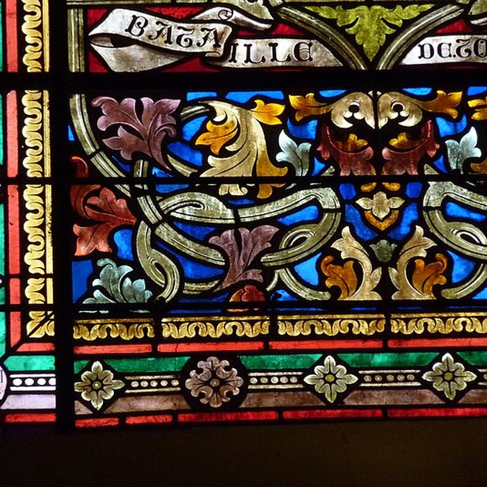 Photo de Église Saint-Rémy de Lautrec et une croix