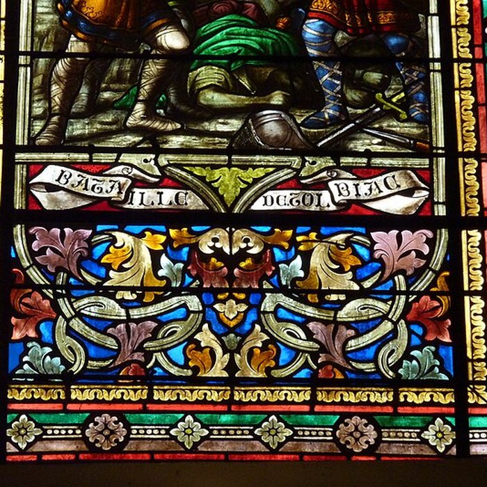 Photo de Église Saint-Rémy de Lautrec et une croix