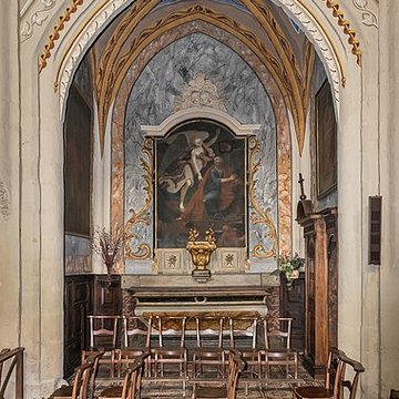 Église Saint-Rémy de Lautrec et une croix