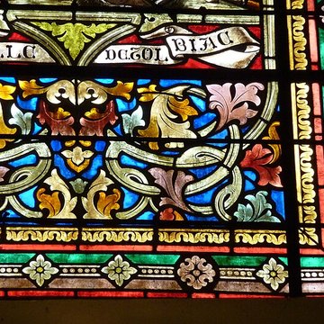 Église Saint-Rémy de Lautrec et une croix