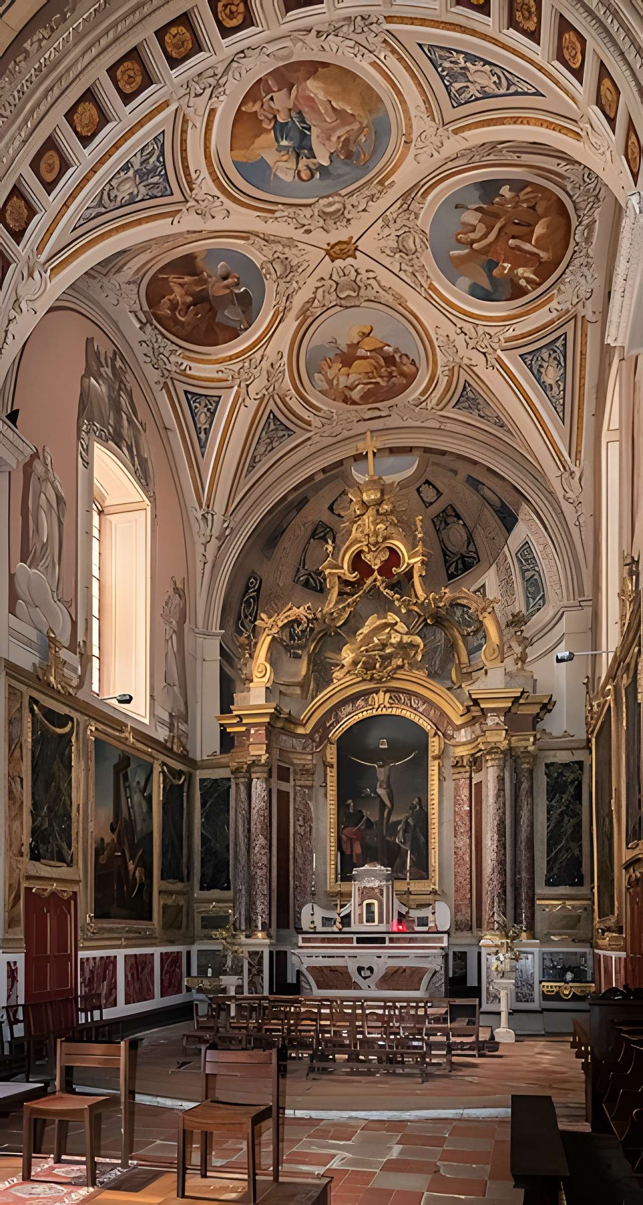Église Saint-Rémy de Lautrec et une croix