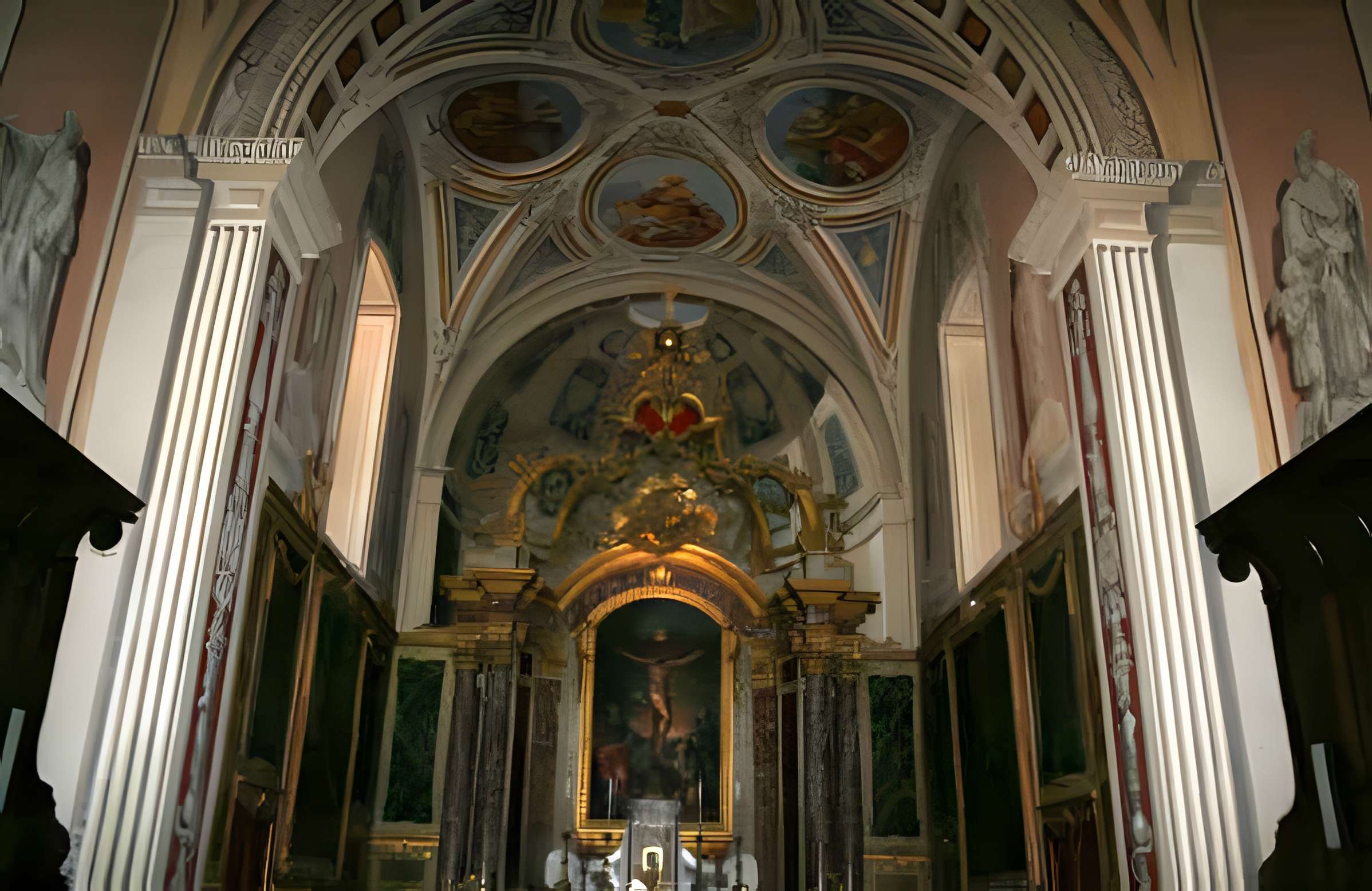 Église Saint-Rémy de Lautrec et une croix