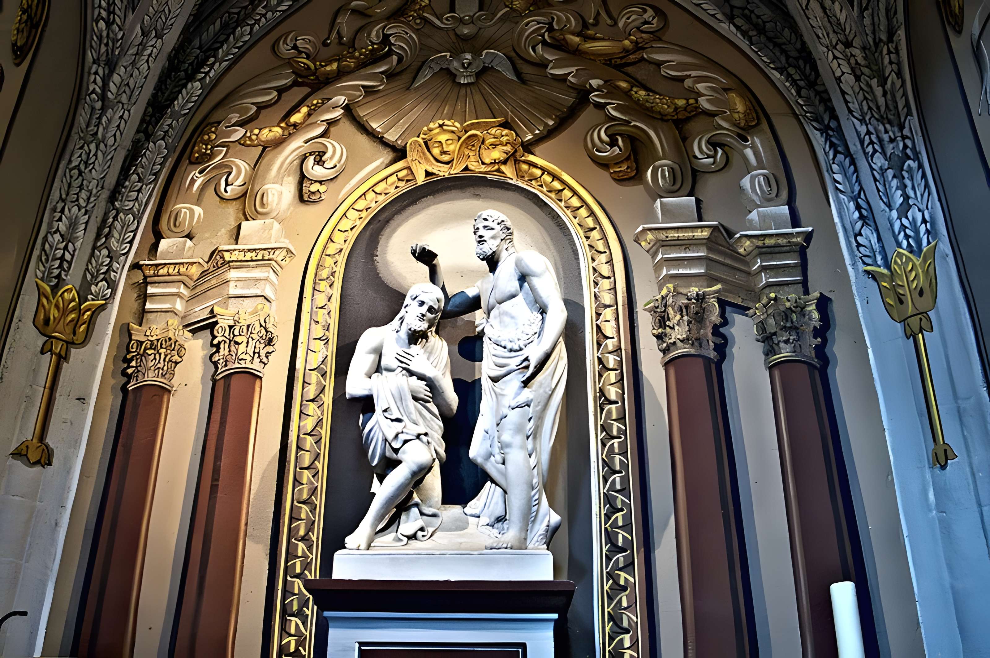 Église Saint-Rémy de Lautrec et une croix