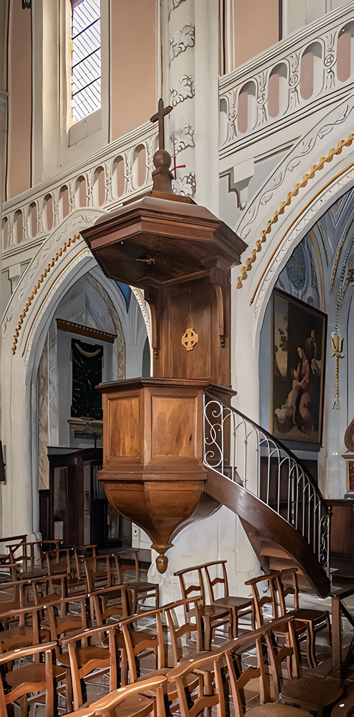 Église Saint-Rémy de Lautrec et une croix