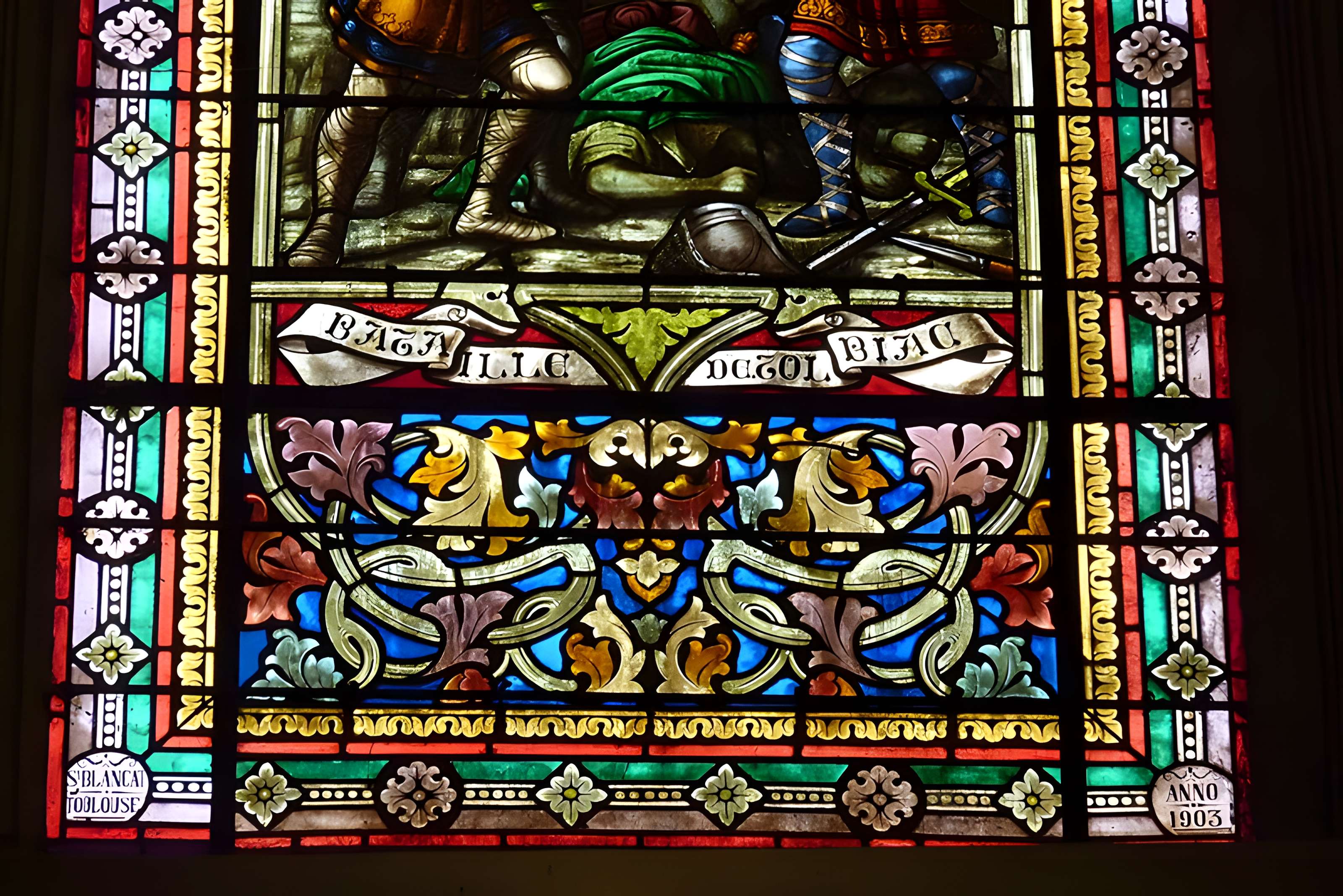 Église Saint-Rémy de Lautrec et une croix