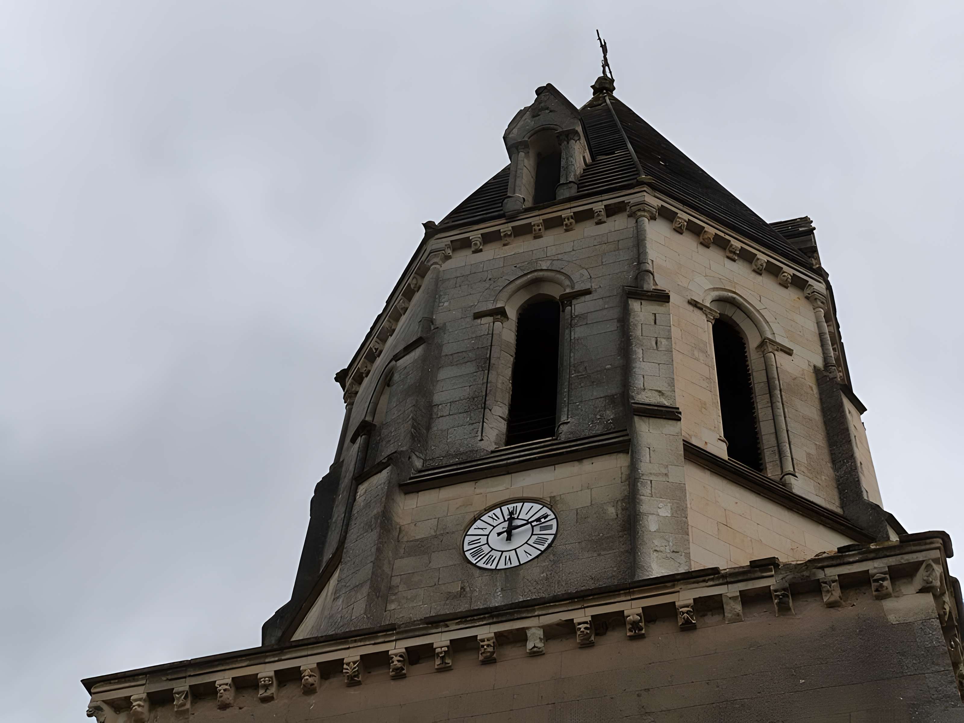 Eglise (à l'exception des parties modernes)
