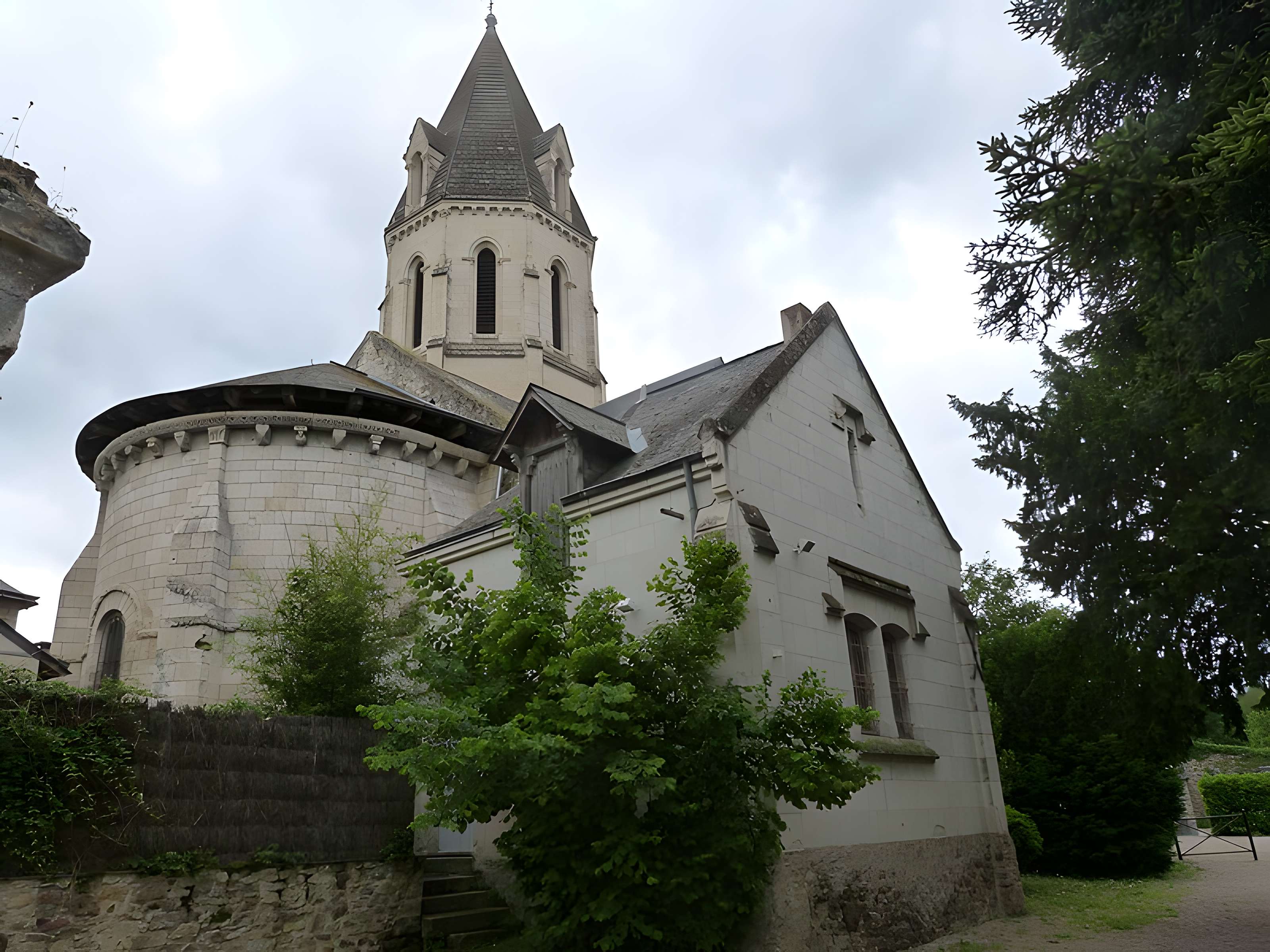 Eglise (à l'exception des parties modernes)