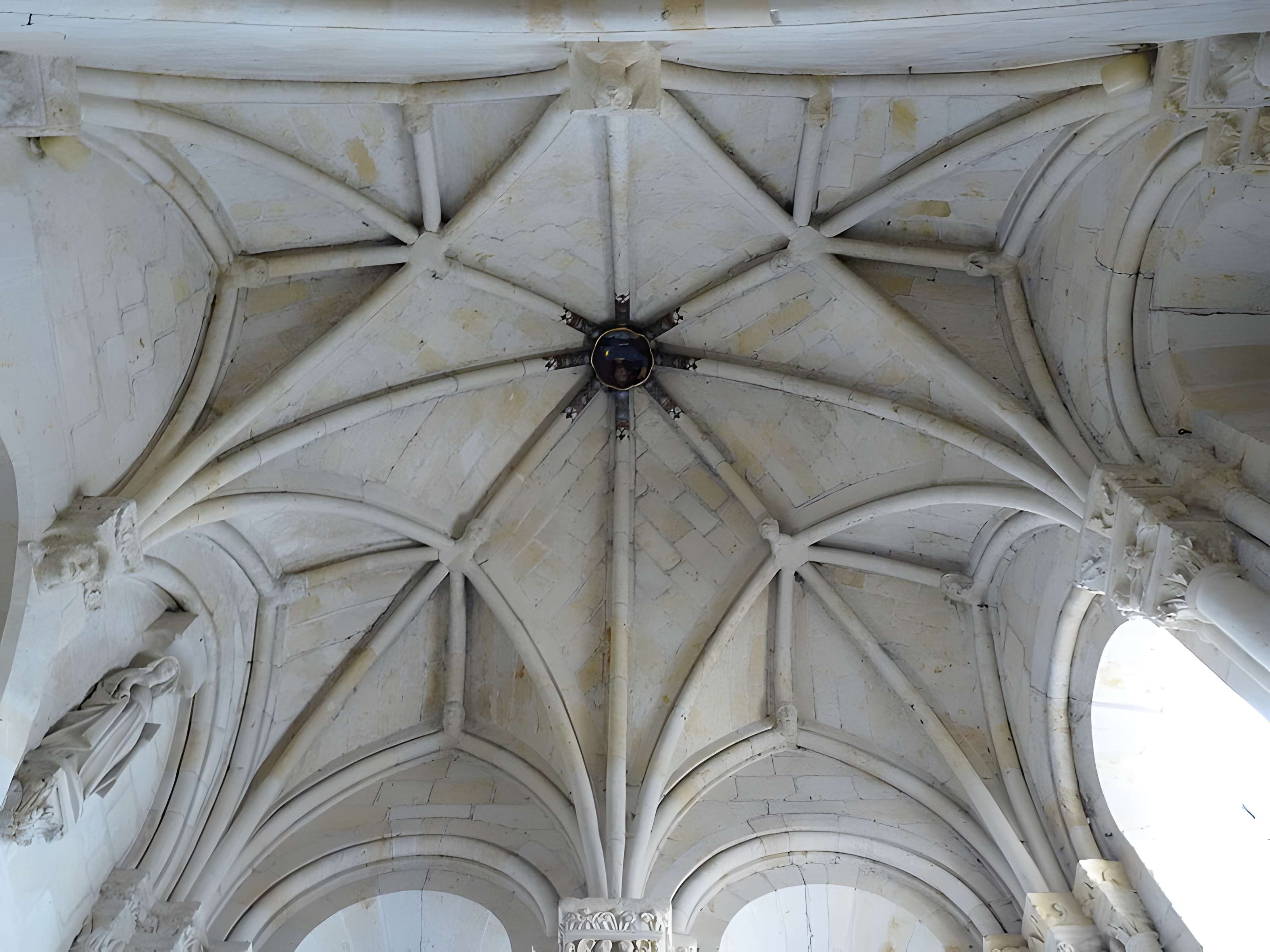 Eglise (à l'exception des parties modernes)