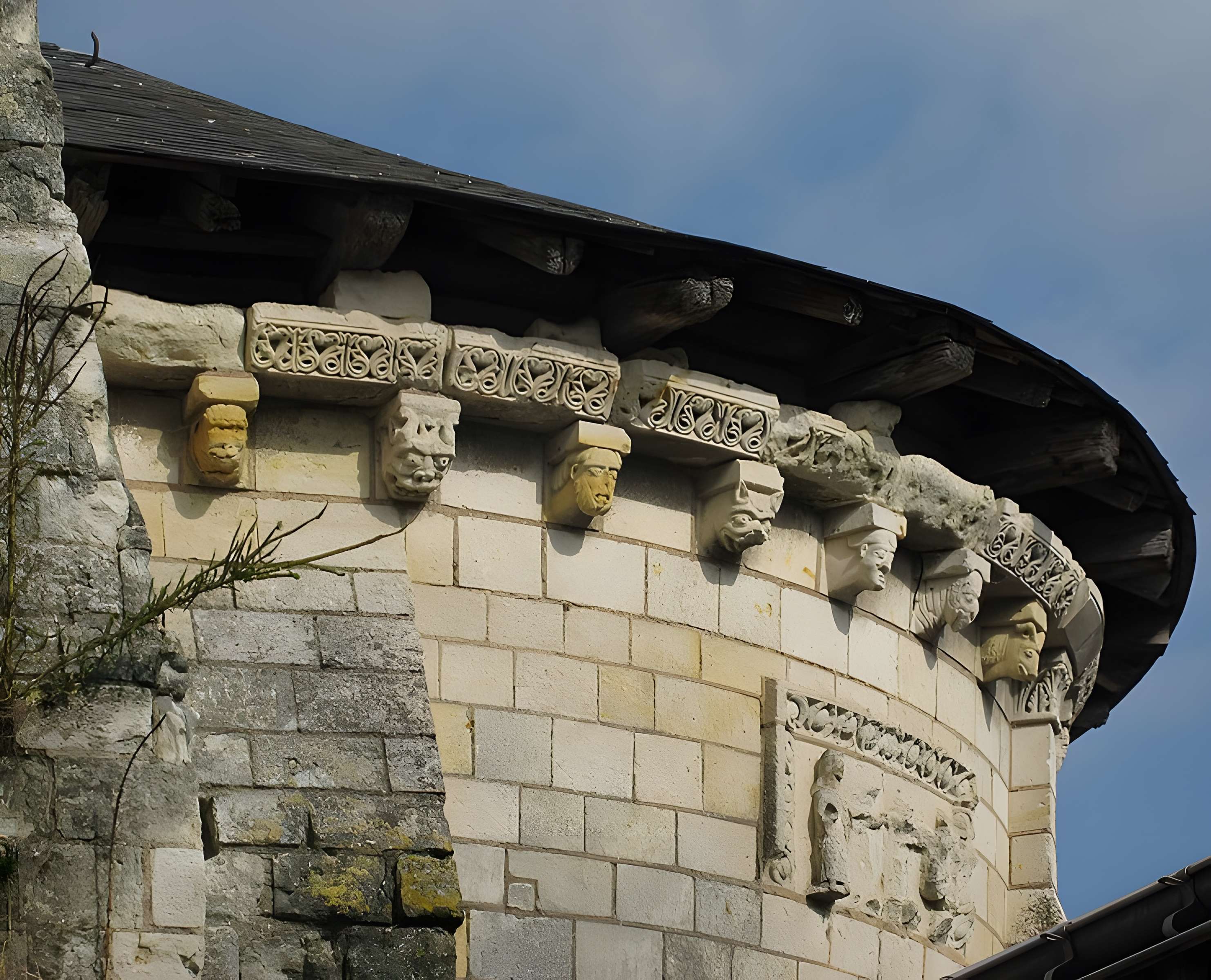 Eglise (à l'exception des parties modernes)