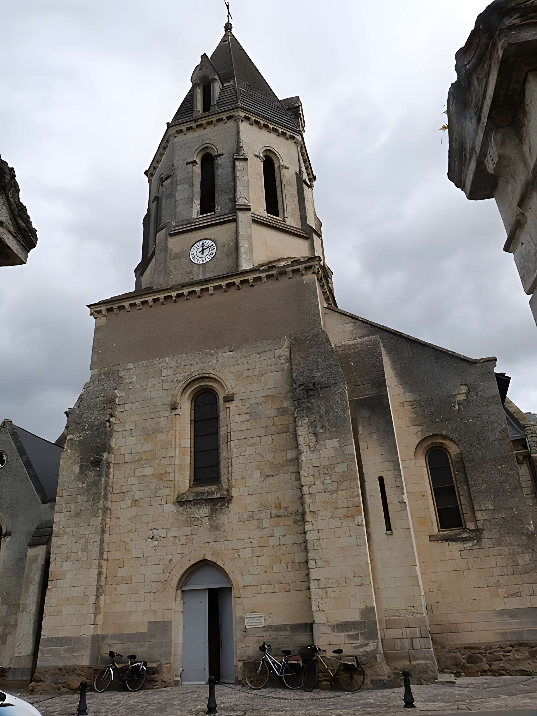 Eglise (à l'exception des parties modernes)