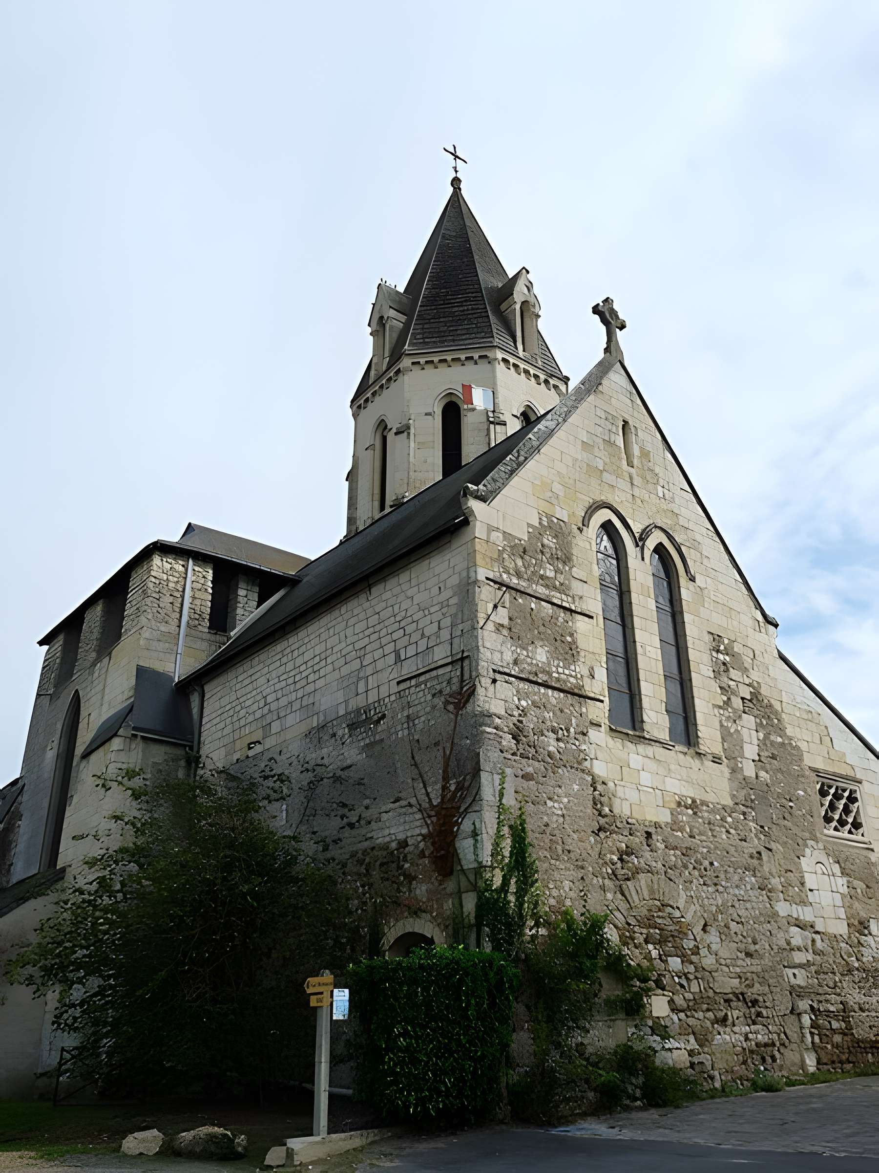 Eglise (à l'exception des parties modernes)