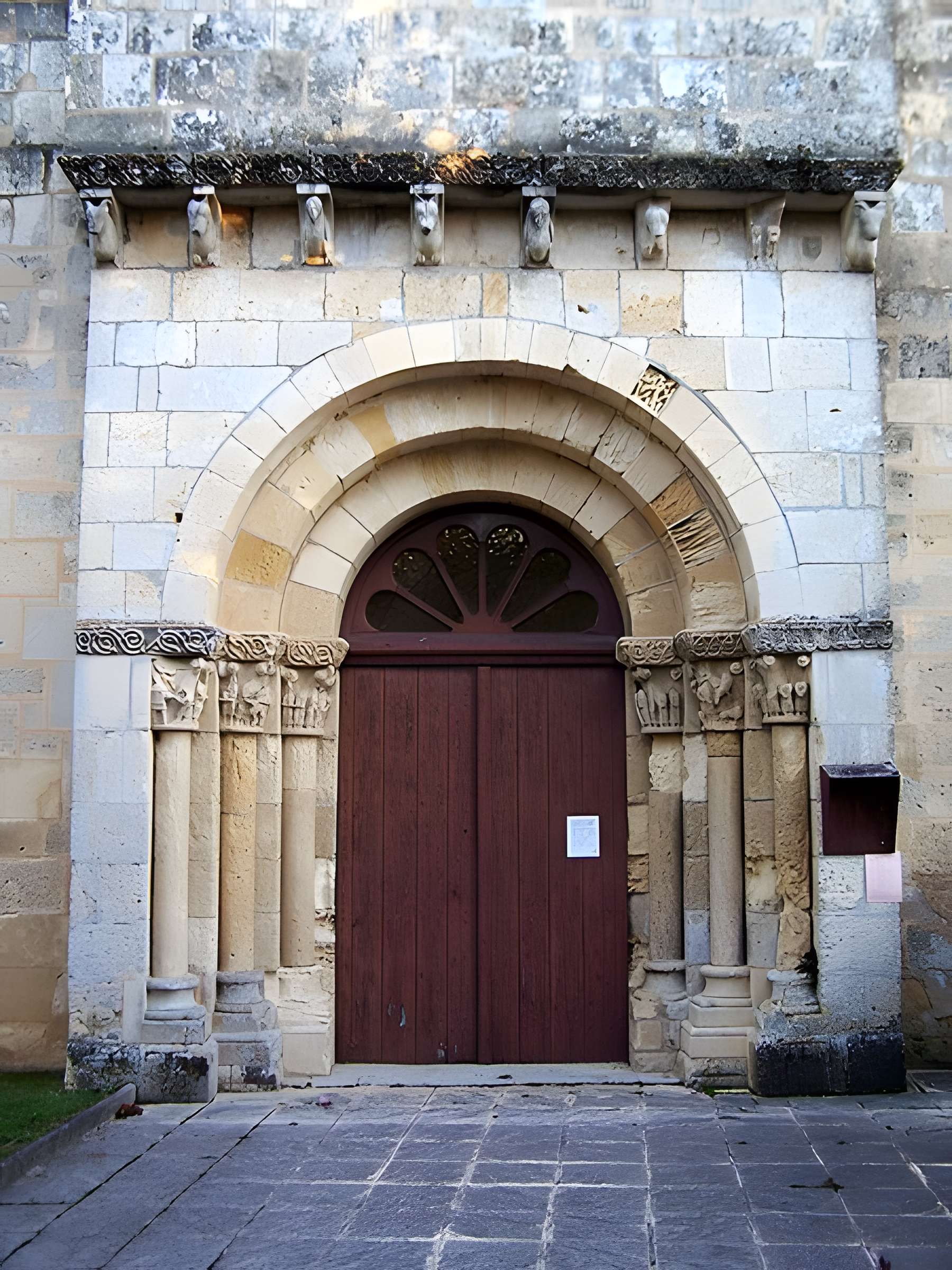 Église Saint-Romain de Cessac