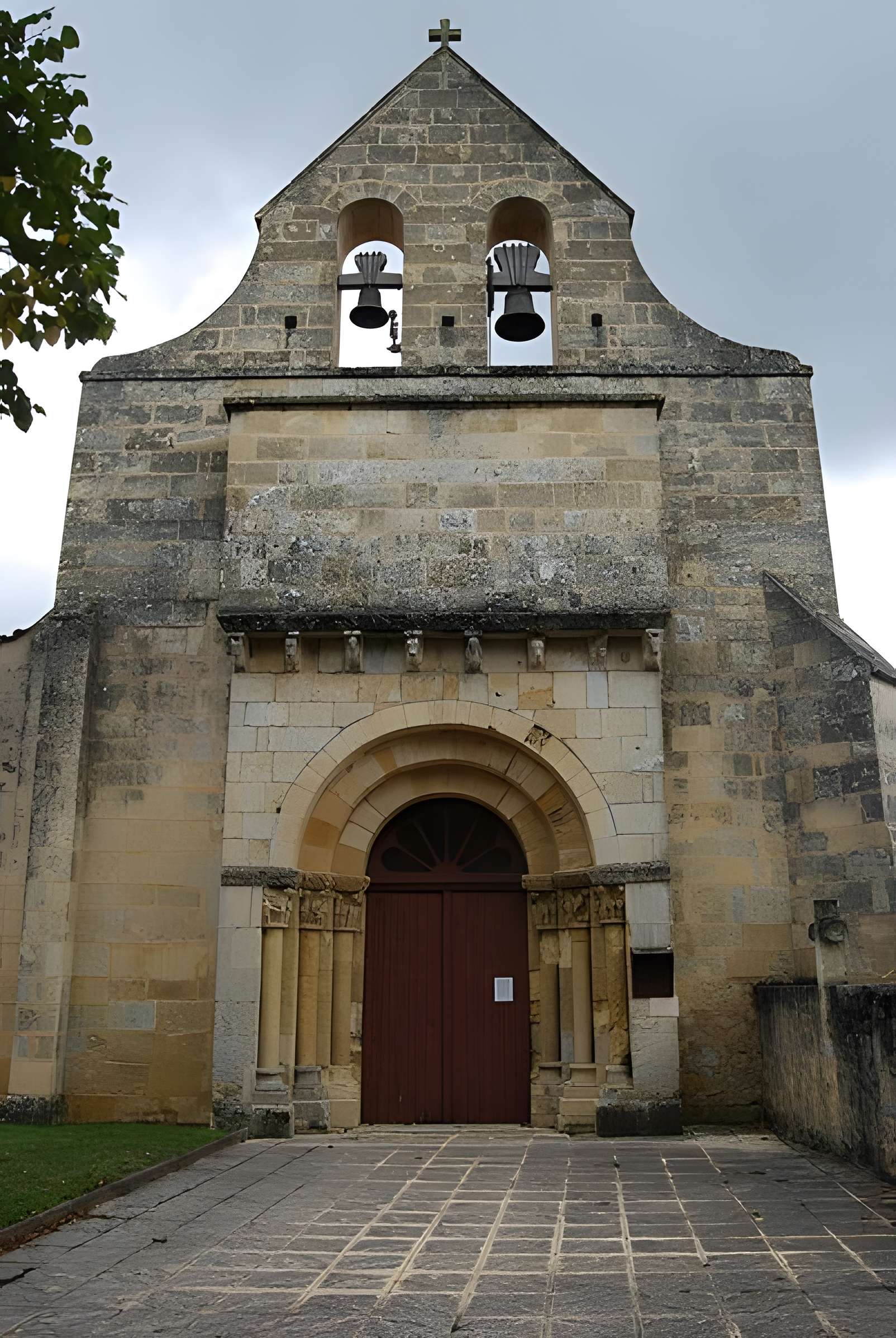 Église Saint-Romain de Cessac 