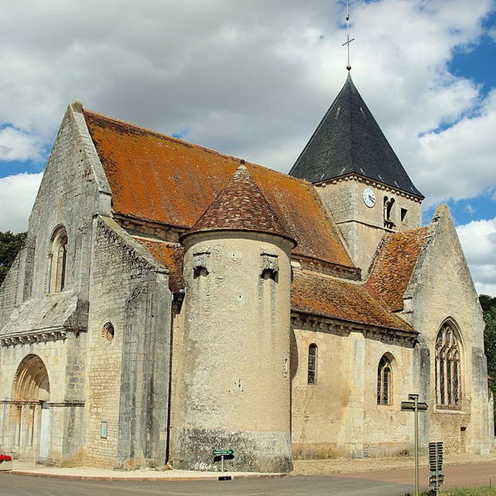 Photo de Église Saint-Romain de Druyes-les-Belles-Fontaines