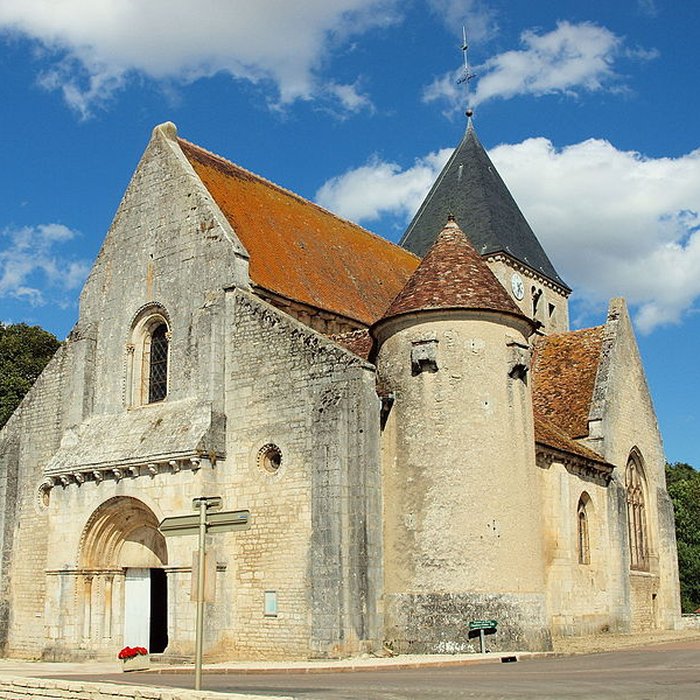 Photo de Église Saint-Romain de Druyes-les-Belles-Fontaines