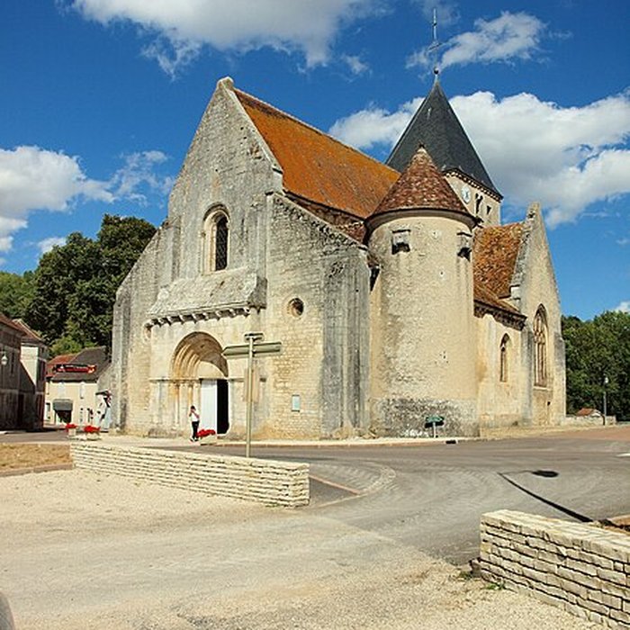Photo de Église Saint-Romain de Druyes-les-Belles-Fontaines