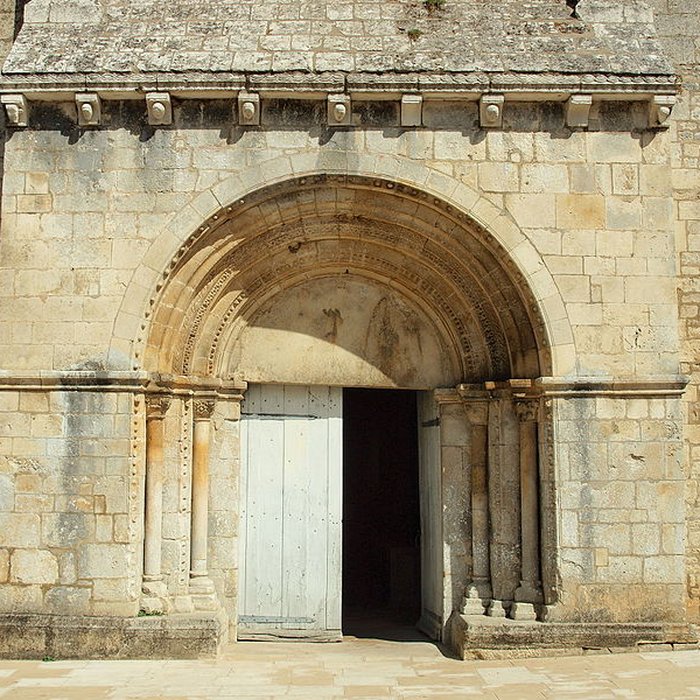 Photo de Église Saint-Romain de Druyes-les-Belles-Fontaines