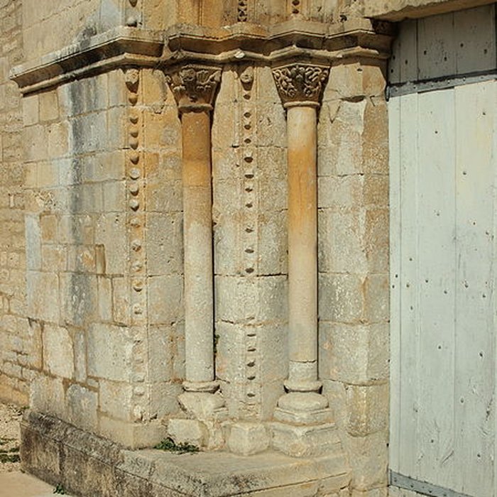Photo de Église Saint-Romain de Druyes-les-Belles-Fontaines