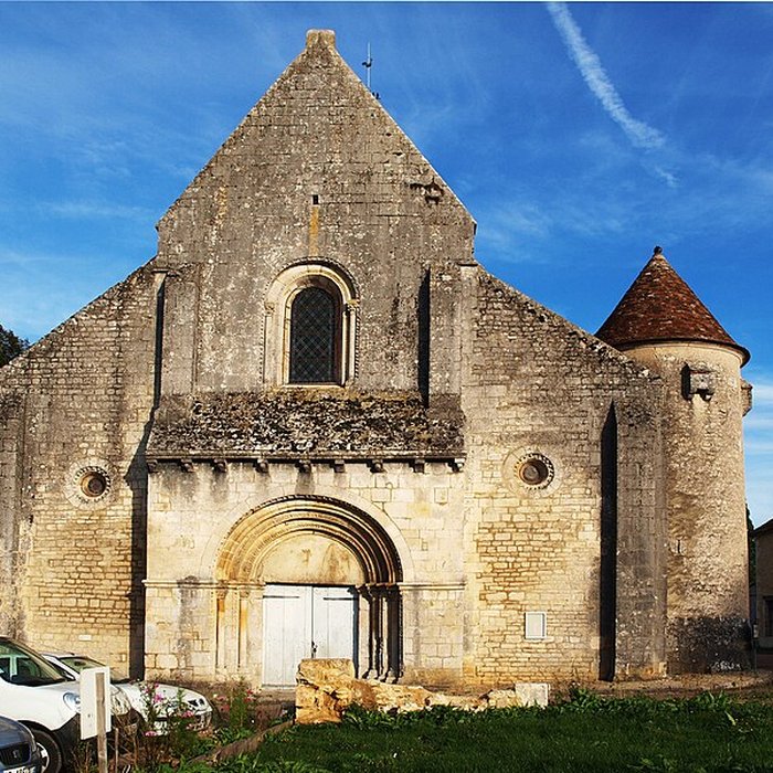Photo de Église Saint-Romain de Druyes-les-Belles-Fontaines