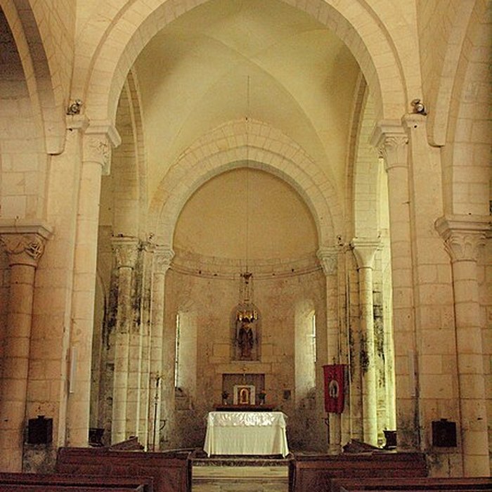 Photo de Église Saint-Romain de Druyes-les-Belles-Fontaines