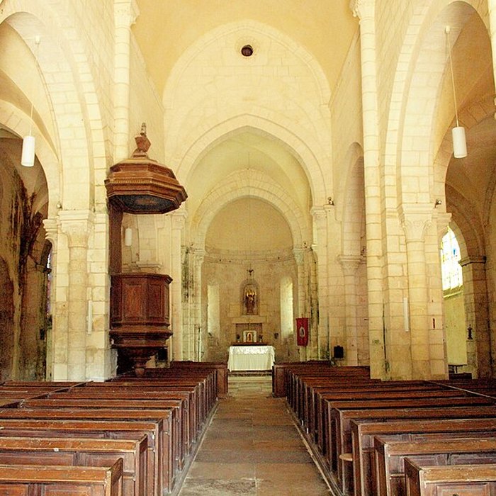 Photo de Église Saint-Romain de Druyes-les-Belles-Fontaines