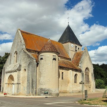 Église Saint-Romain de Druyes-les-Belles-Fontaines