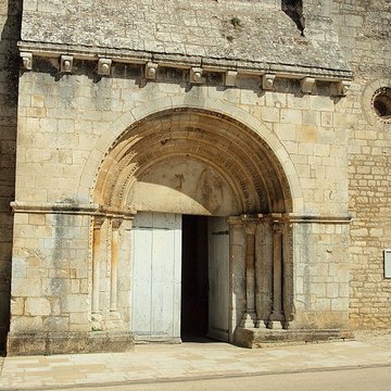 Église Saint-Romain de Druyes-les-Belles-Fontaines