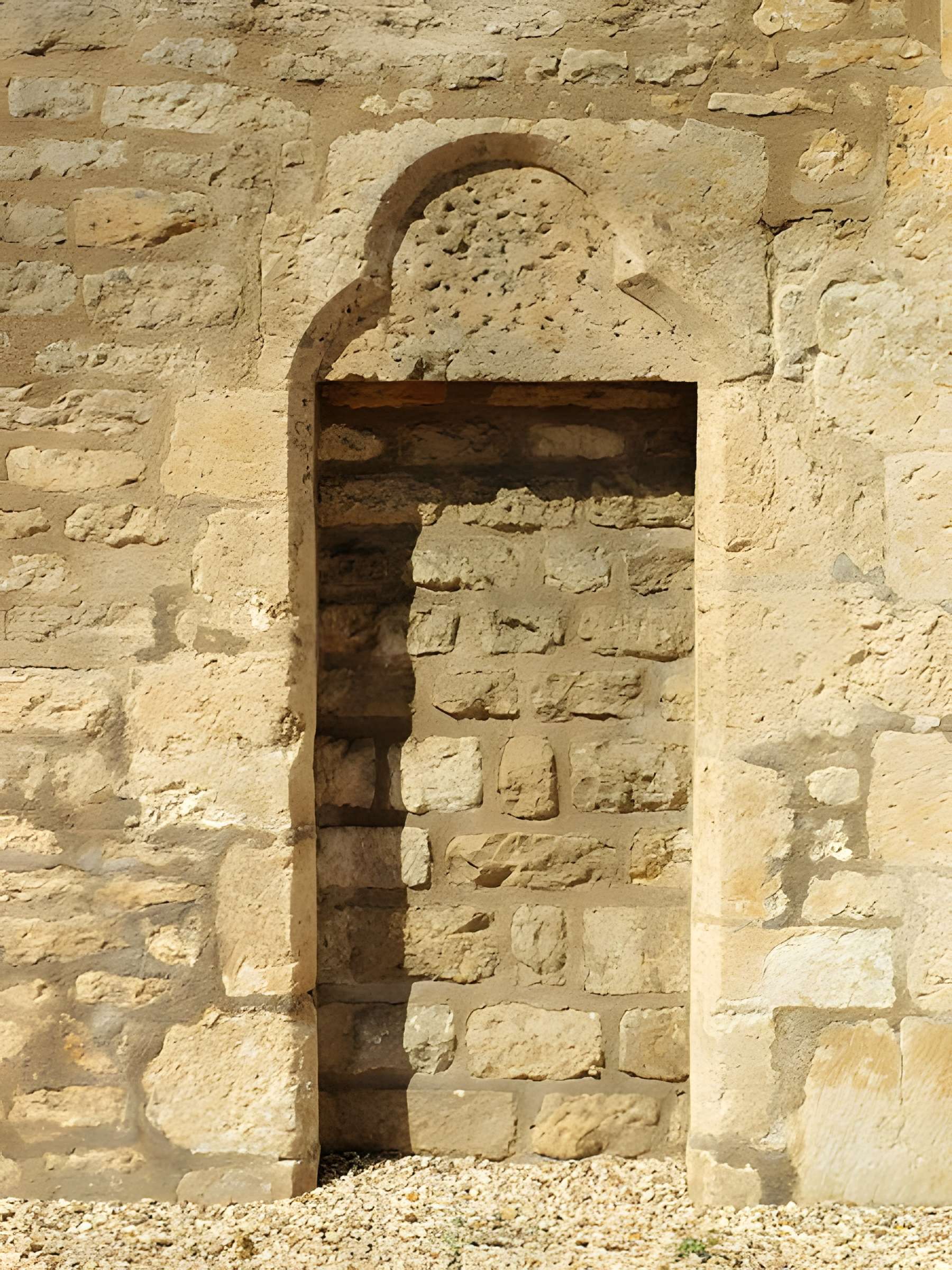 Église Saint-Romain de Druyes-les-Belles-Fontaines