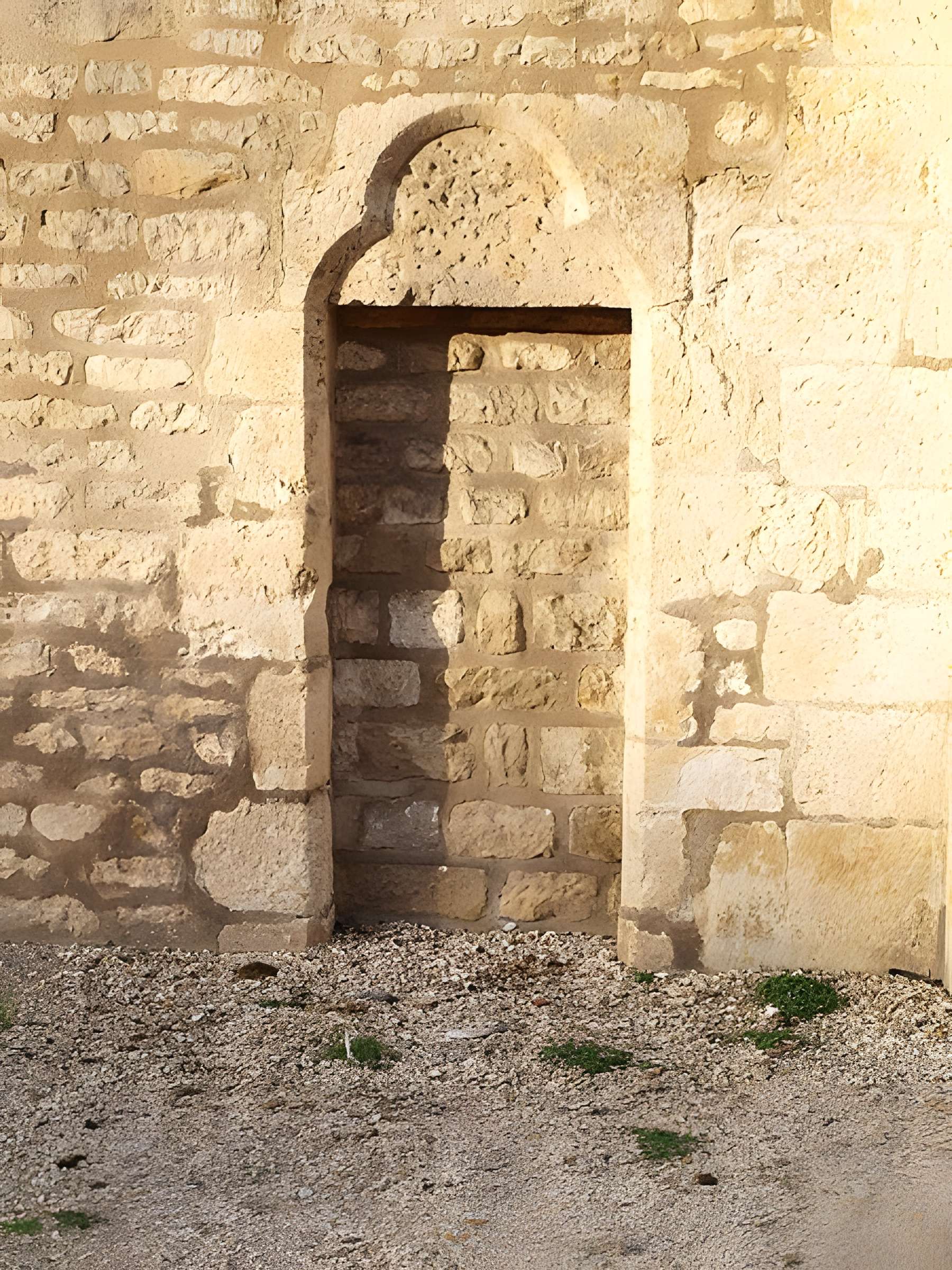 Église Saint-Romain de Druyes-les-Belles-Fontaines