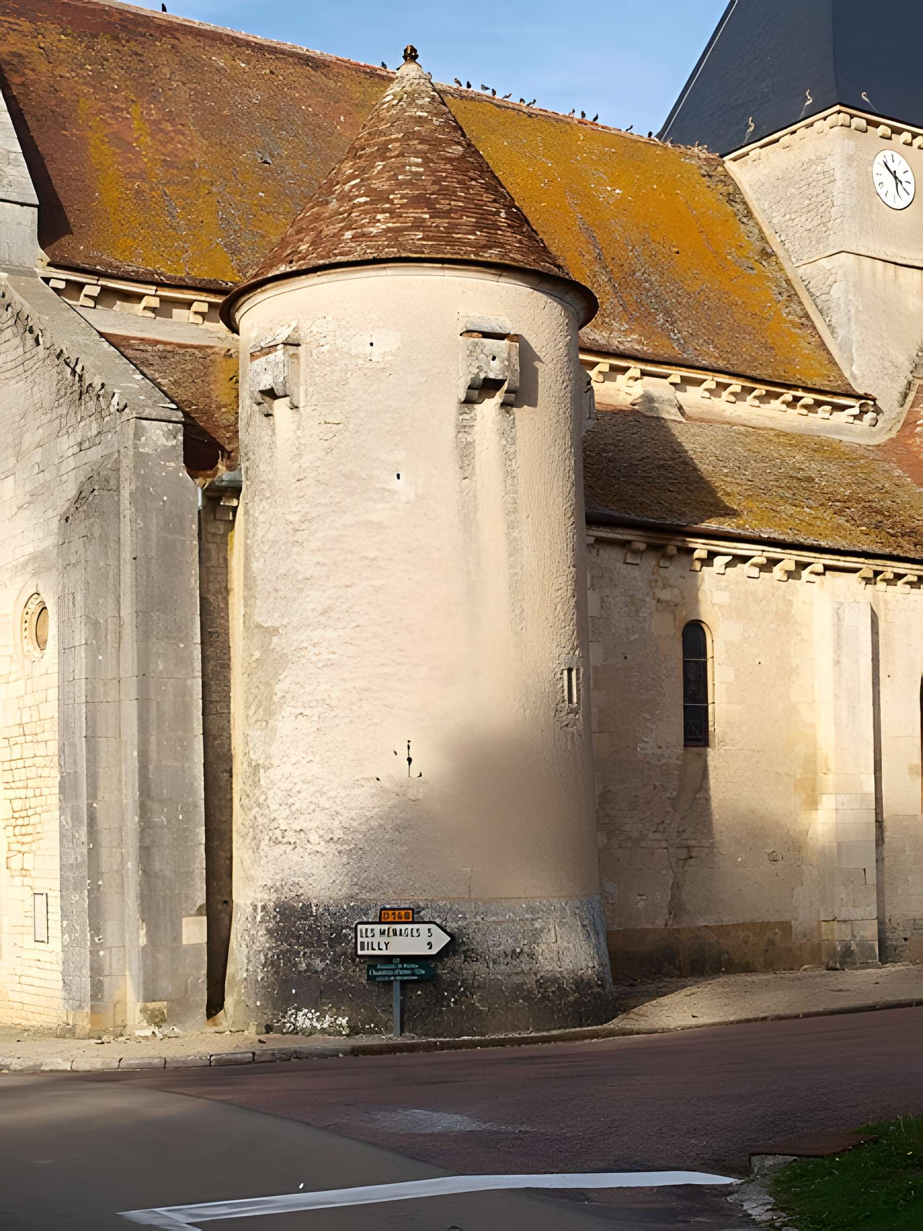 Église Saint-Romain de Druyes-les-Belles-Fontaines