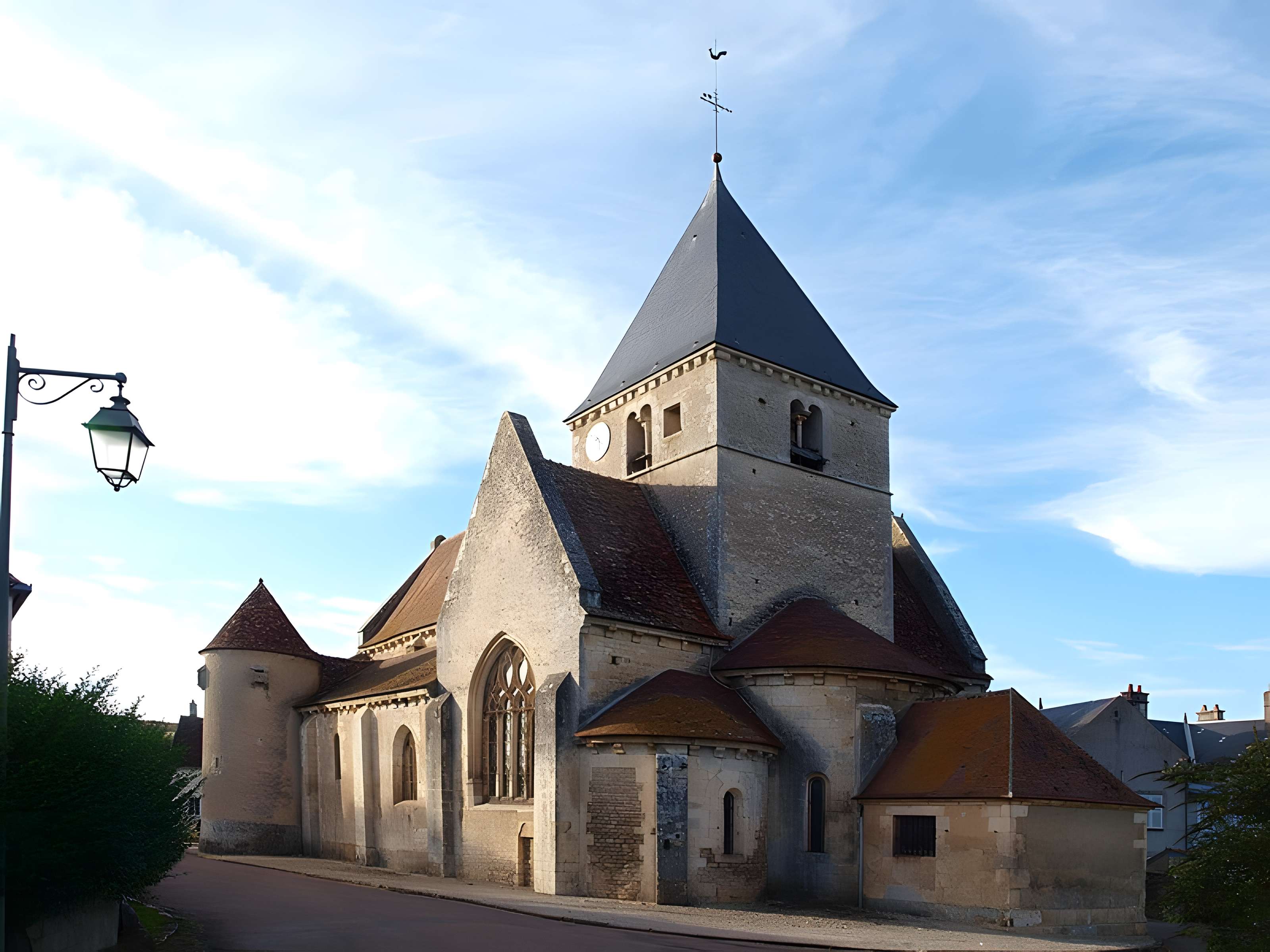 Église Saint-Romain de Druyes-les-Belles-Fontaines