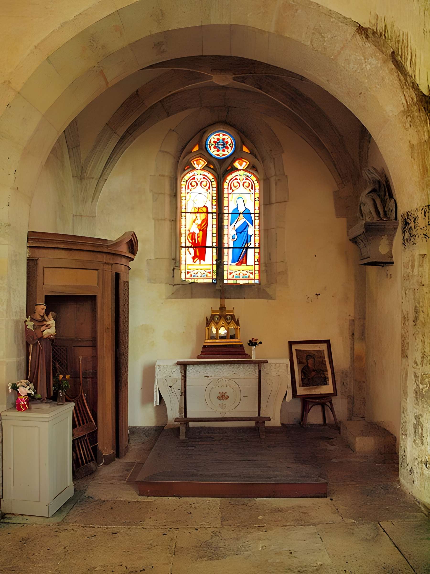Église Saint-Romain de Druyes-les-Belles-Fontaines